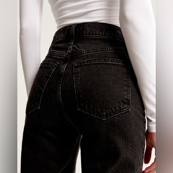 A&F | High Rise 90s Relaxed Jean - Picture 3 of 13